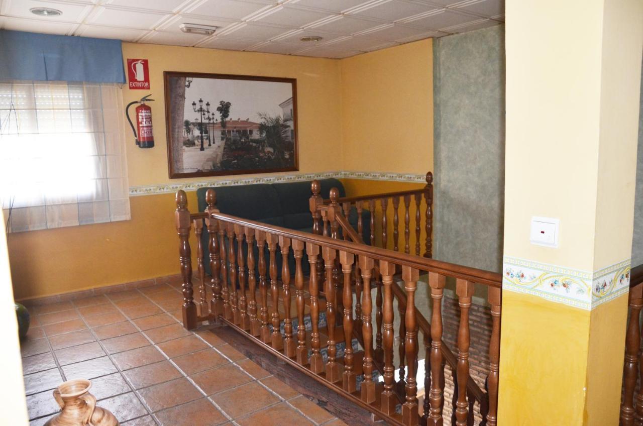 Hostal Restaurante El Parador Алькарасехос Экстерьер фото